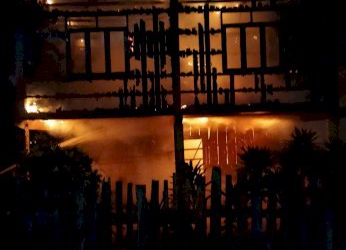 เพลิงไหม้บ้านเช้าตรู่เจ้าของบ้านหวีดถูกไฟคลอก-–-chiang-mai-news